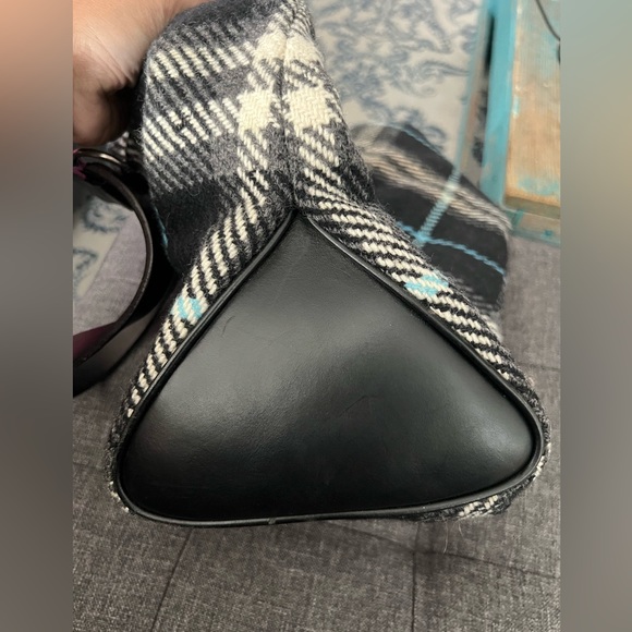 Burberry tote - Picture 12 of 15